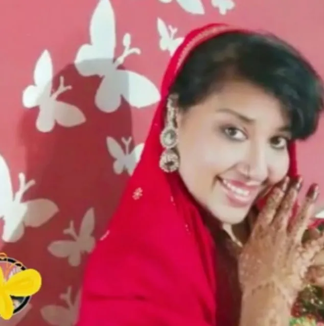 Miss Shaikh HT250530043
