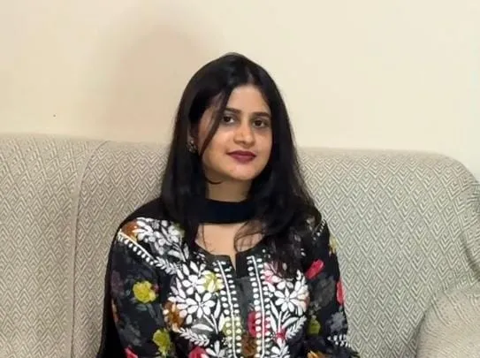 Ms Farah Naaz HT250630273