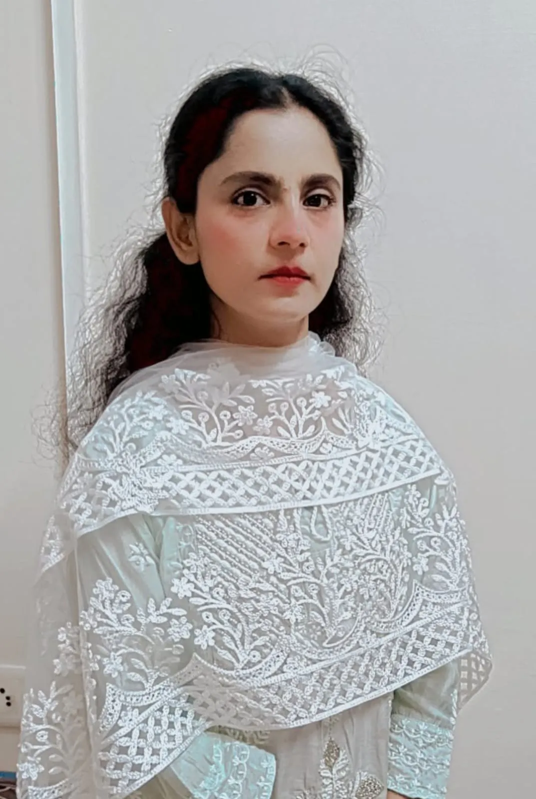 Neelofar Khan HT250530077